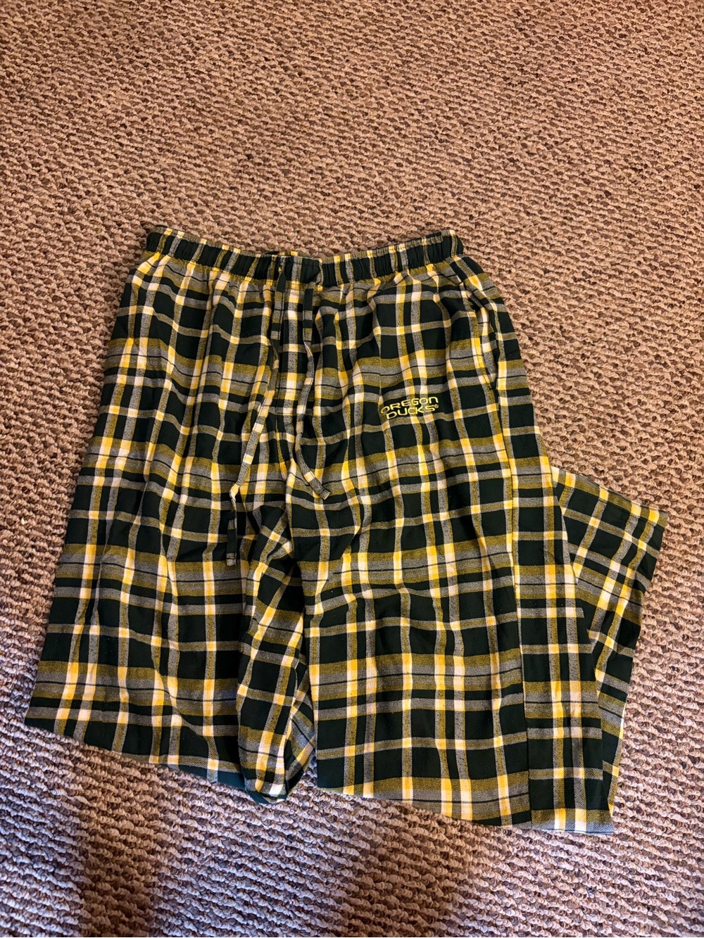 Oregon Ducks Green & Yellow Plaid Men’s Lounge Pants